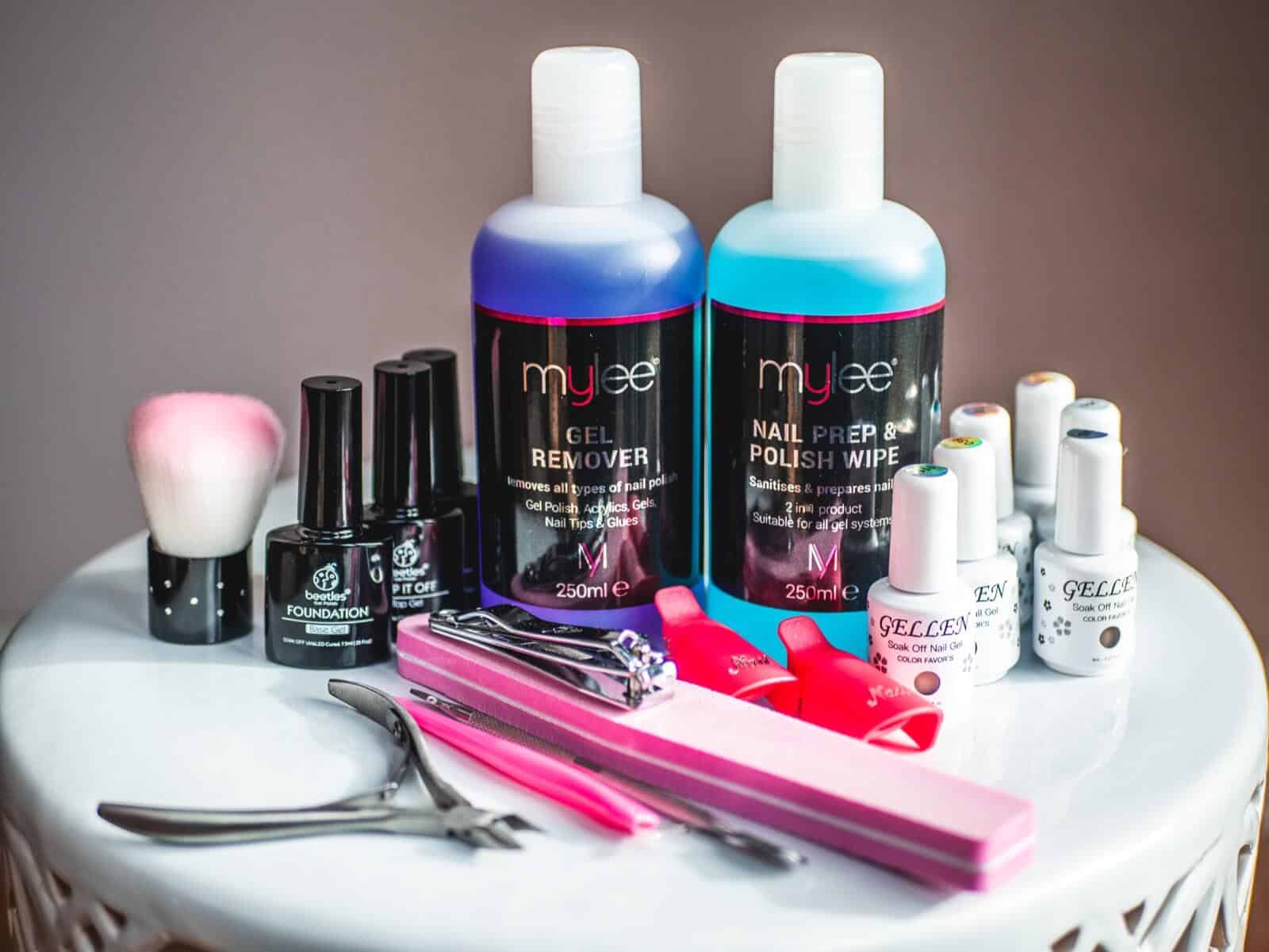 At Home Gel Nail Kit - What You Need And How To Do It